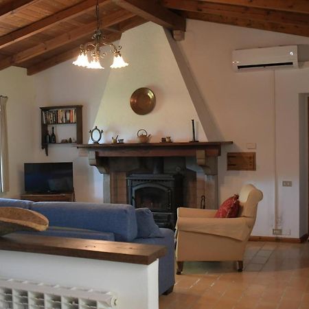 Localita S Cecilia 30, Urbania Apartment Exterior photo