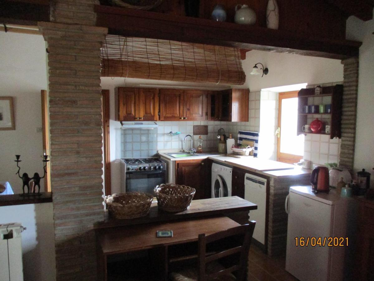 Localita S Cecilia 30, Urbania Apartment Exterior photo