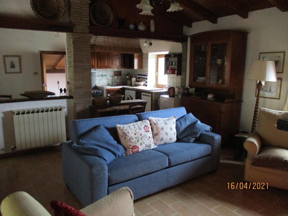 Localita S Cecilia 30, Urbania Apartment Exterior photo