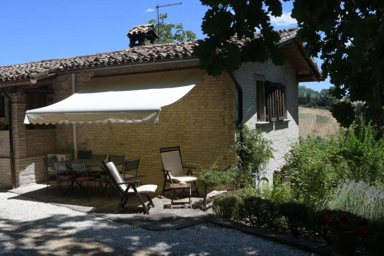 Localita S Cecilia 30, Urbania Apartment Exterior photo